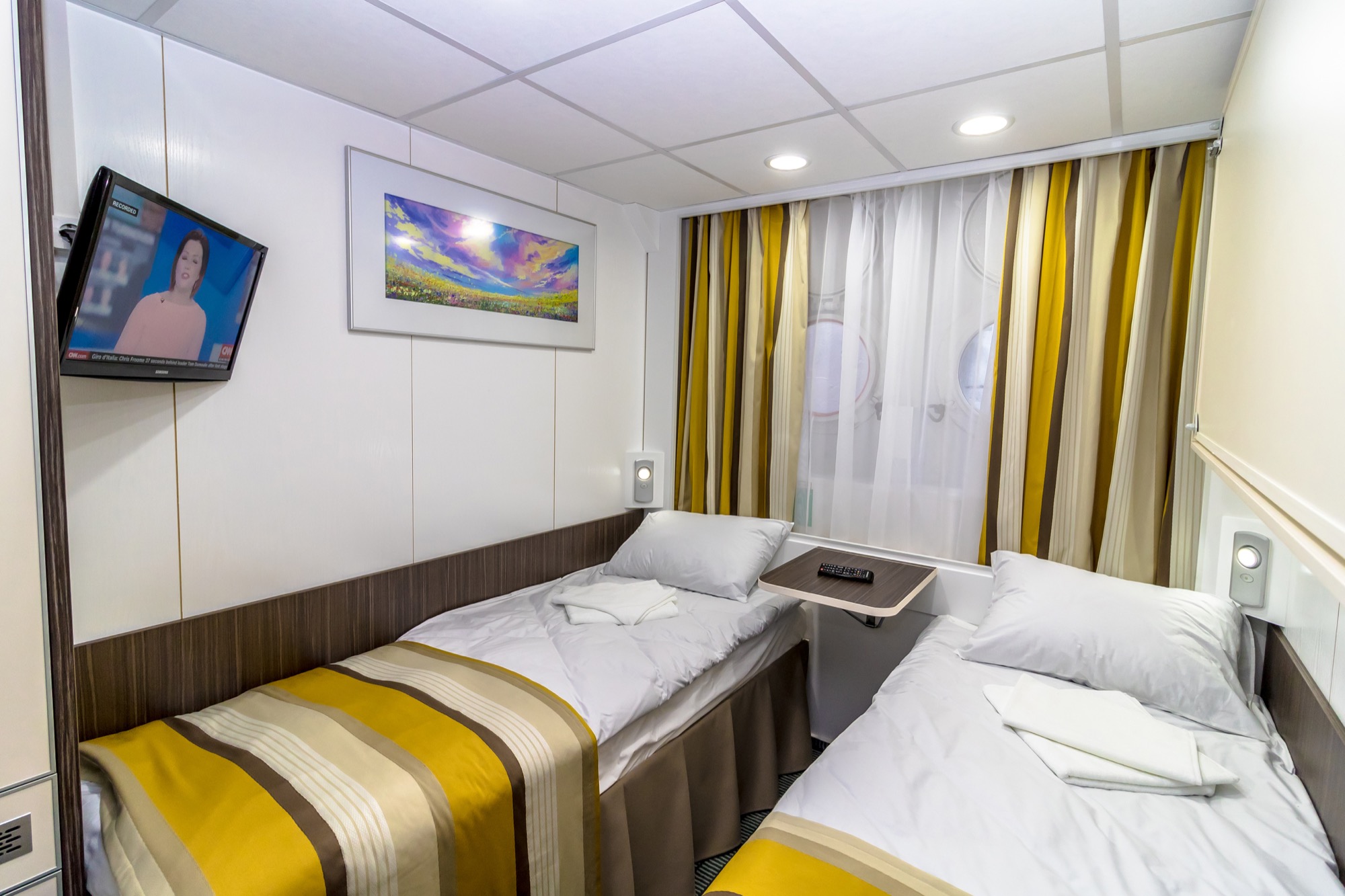 CroisiEurope MS Kronstadt Triple Cabin 2.jpg
